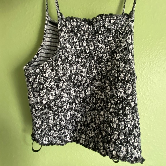 Forever 21 Croptop - Picture 2 of 3